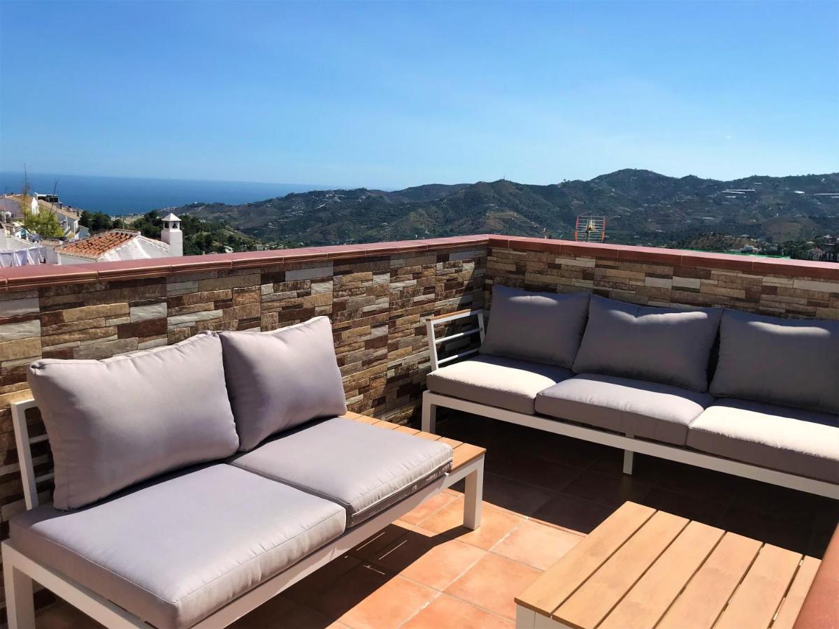 Villa Leyre`s House à Frigiliana Extérieur photo